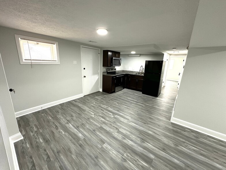 Building Photo - 5511 Henderson Way