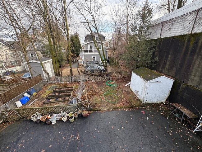 Building Photo - 30 Thorpe St