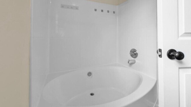 Building Photo - 819 Kristen Ln