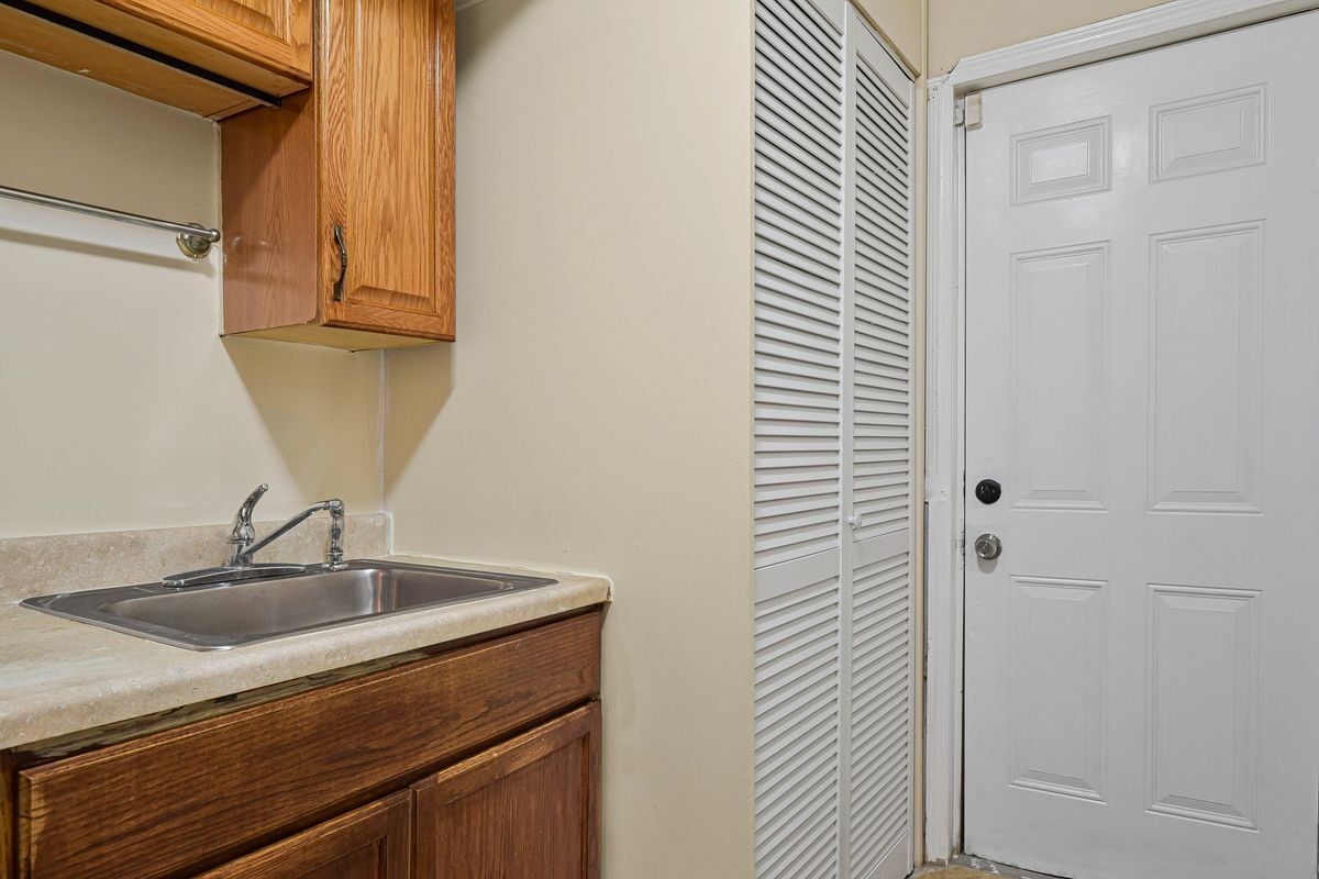 Building Photo - 3427 B St SE