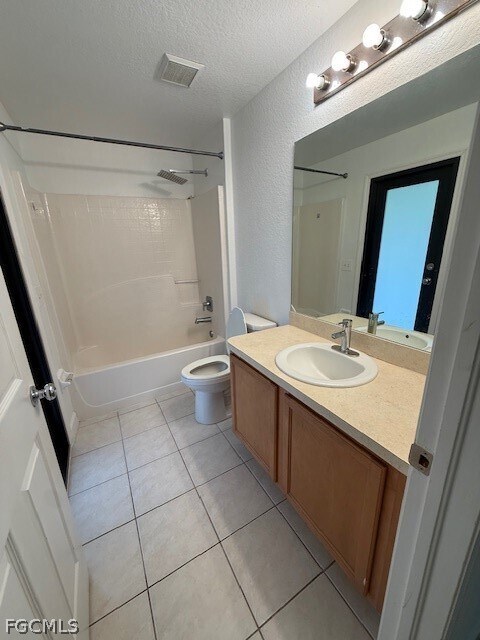 Building Photo - 3925 E Gator Cir