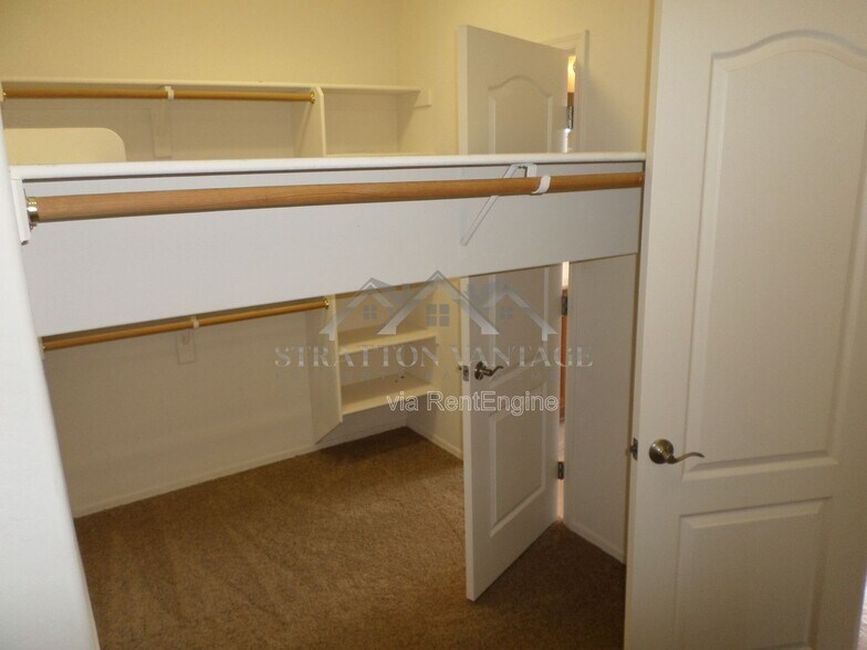 Building Photo - 4078 E Peach Tree Dr