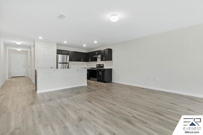 Building Photo - 26 Serbian Bellflower Trail