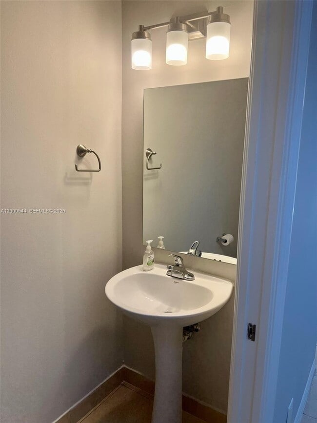 Building Photo - 312 Talia Cir