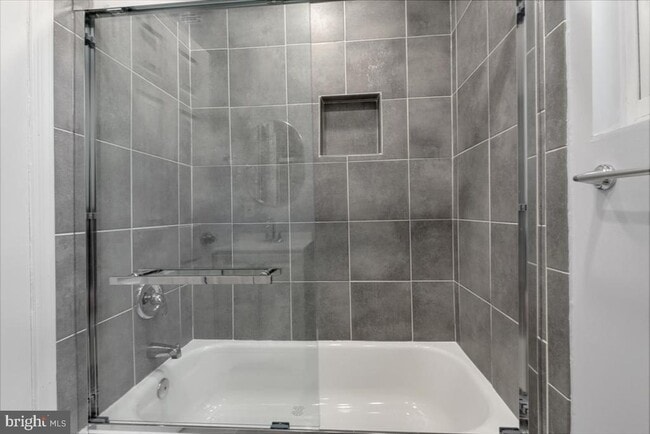 Building Photo - 1909 N Rhodes St