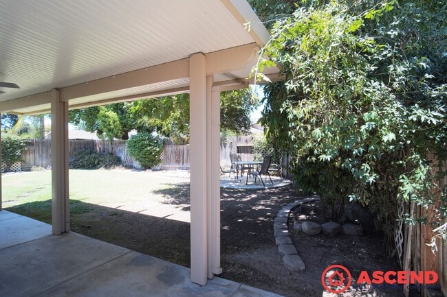 Building Photo - *Move In Special $1000 off first months re...