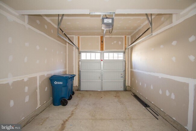 Building Photo - 20610 Maitland Terrace