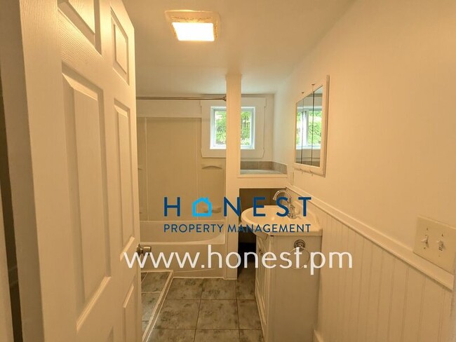 Building Photo - 41 Windsor St