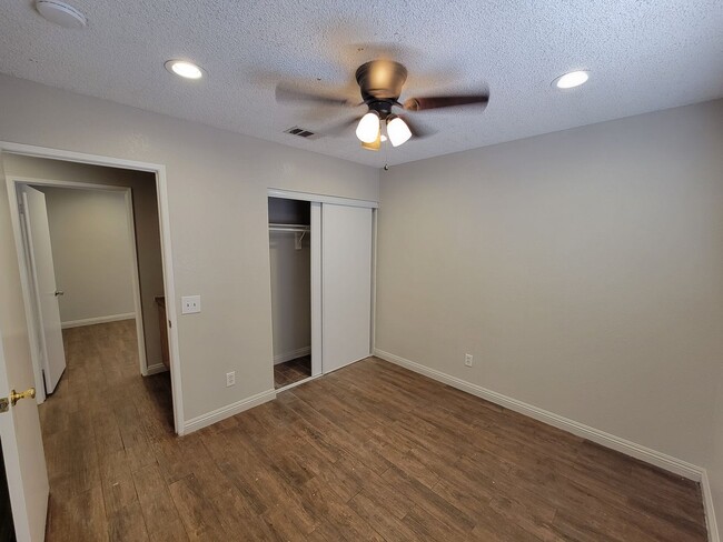 Building Photo - 861 W Legion Rd