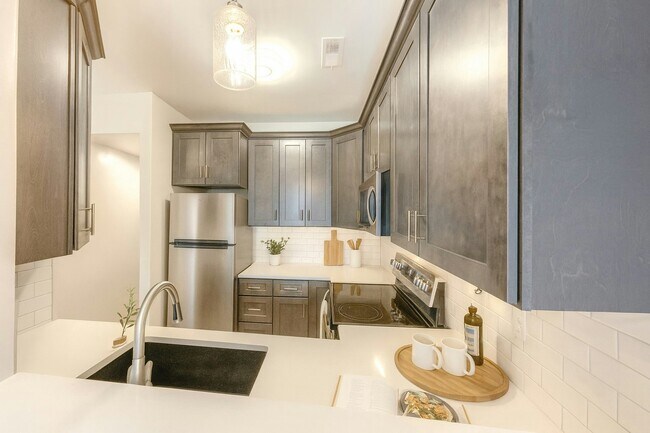 Building Photo - 67 S Main St