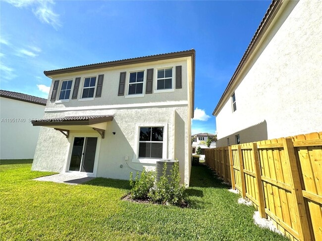 Building Photo - 2657 SE 24th Ct