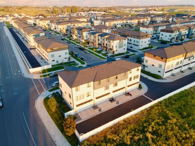 Building Photo - 374 S Willow Leaf Rd