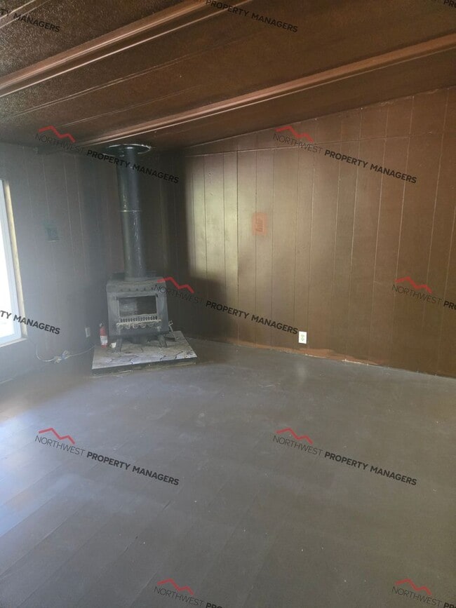 Building Photo - STATUS: AVAILABLE | R51 | $1895 + $100 for...
