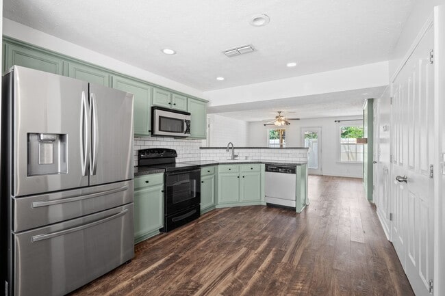 Building Photo - 2128 Victory Gallop Ln