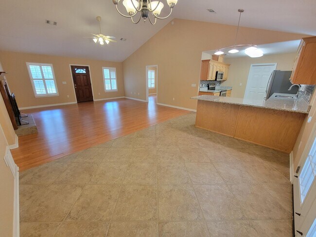 Building Photo - 4707 Nichols Creek Rd
