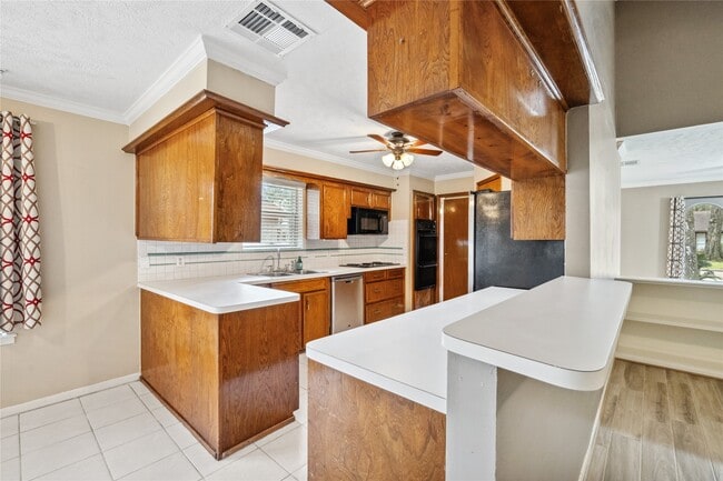 Building Photo - 2159 River Village Dr