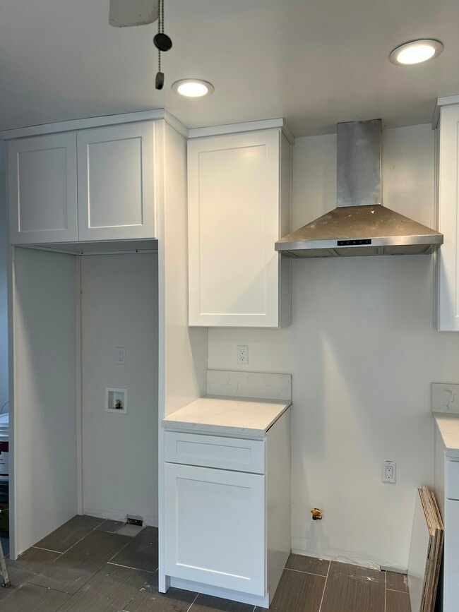 Building Photo - 7826 La Salle Ave