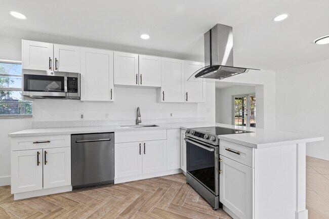 Building Photo - 106 NW Curtis St