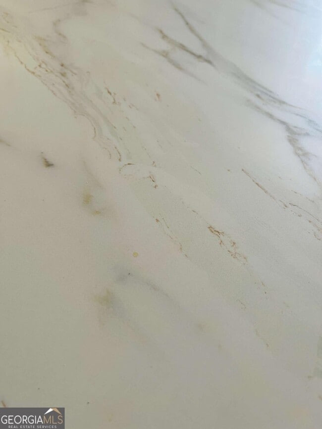 Building Photo - 203 S Chilton Crescent