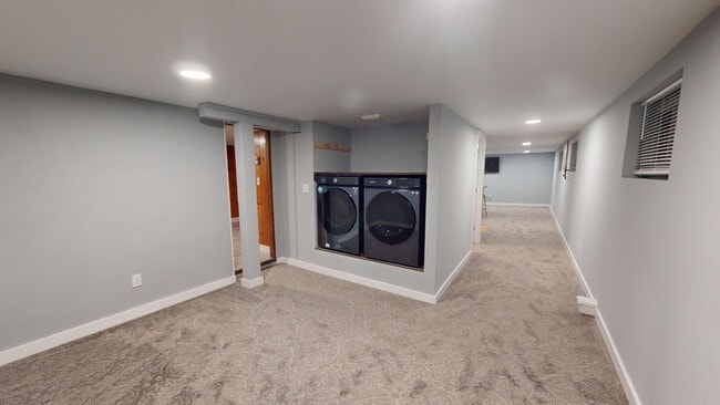 Building Photo - Excellent Location, Large Four Bedroom Bremerton House for Rent! Available Now!