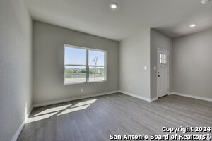 Building Photo - 320 Connor Crk