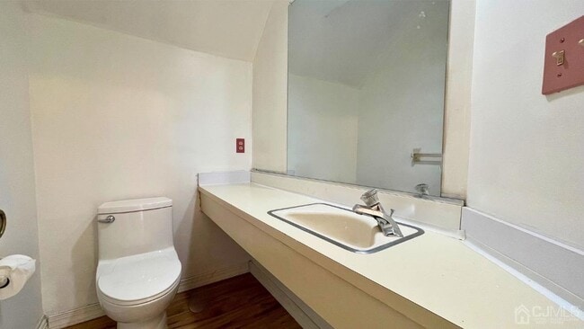 Building Photo - 6 Ayres Ct