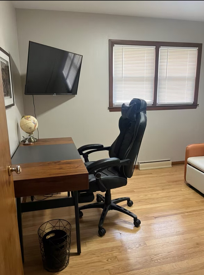 Building Photo - 5922 S Howell Ave