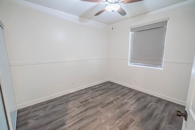 Building Photo - Single Story Pool Home for Rent in Palmdale.