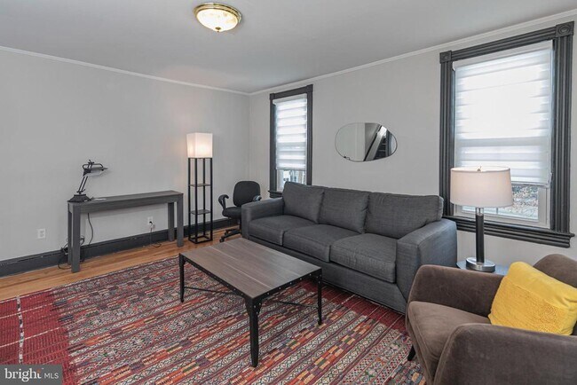 Building Photo - 357 Nassau St