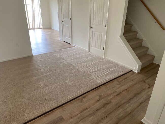 Building Photo - Updated 3 Bed 3 Bath Townhouse in Marietta!