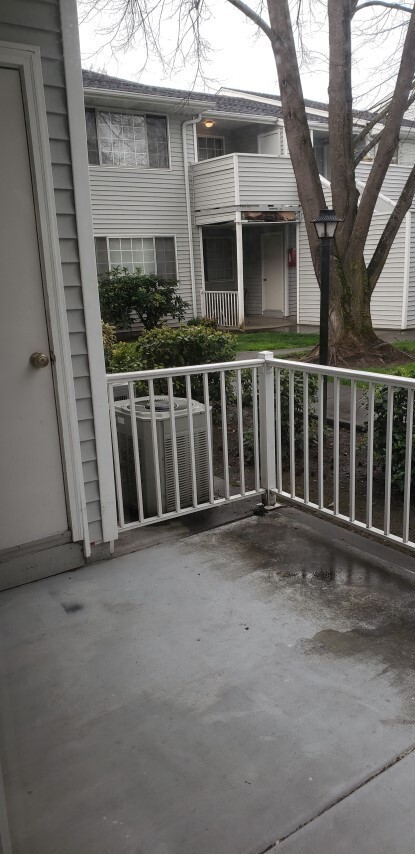 Building Photo - Charming 1-Bedroom, 1-Bath Townhouse for R...