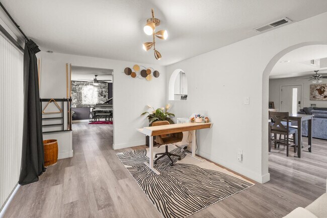 Building Photo - 3846 N 14th Ave