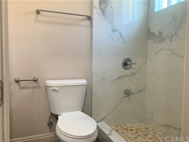 Building Photo - 1005 E Broadway