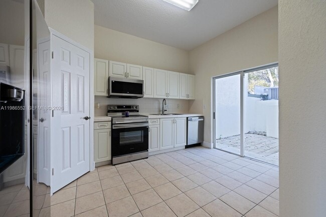 Building Photo - 1947 SE 24th Terrace