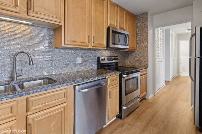 Building Photo - 4250 N Marine Dr