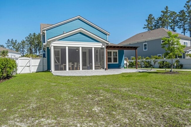 Building Photo - Better than new 4 bedroom + office on larg...