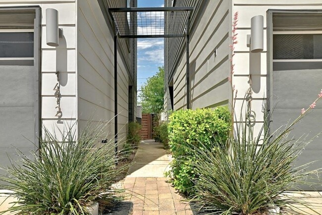 Building Photo - 1412 Waterloo Shore Ln