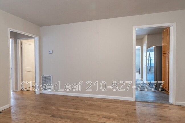 Building Photo - 210 Harwood Dr