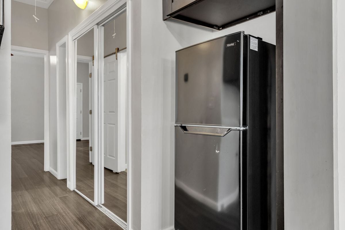 Building Photo - 3025 Burdette St