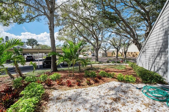 Building Photo - 10626 Longwood Dr