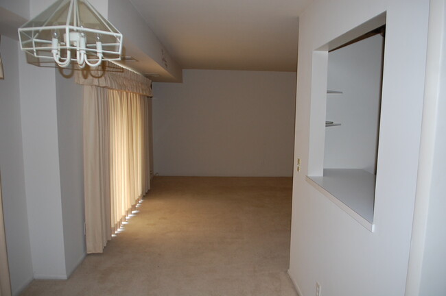 Building Photo - BEL AIR - HICKORY HILLS CONDO