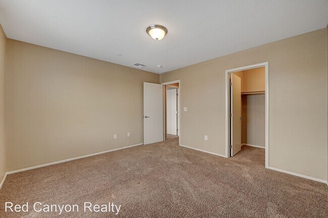Building Photo - 5 br, 3 bath House - 3321 Nicki Cometa St