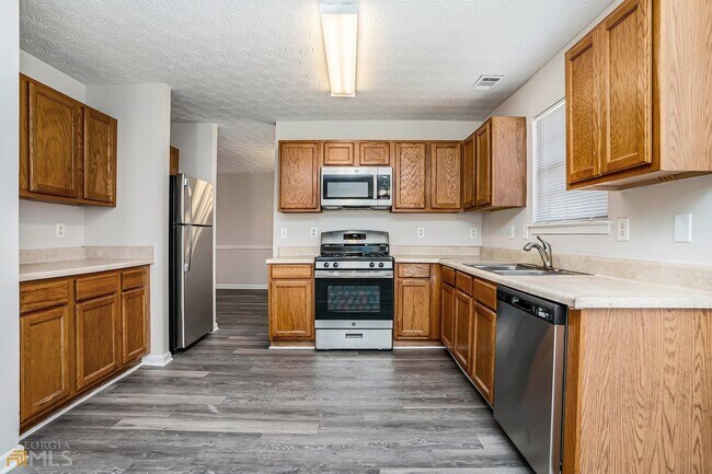 Building Photo - 1730 Bennett Dr