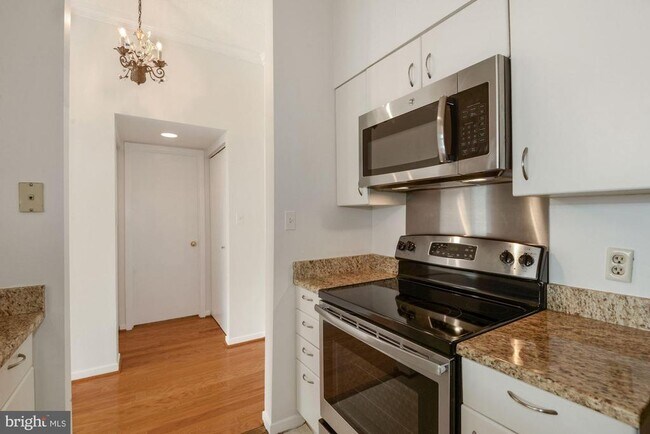 Building Photo - 2111 Wisconsin Ave NW