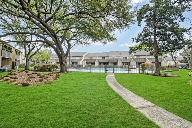 Building Photo - 5005 Georgi Ln