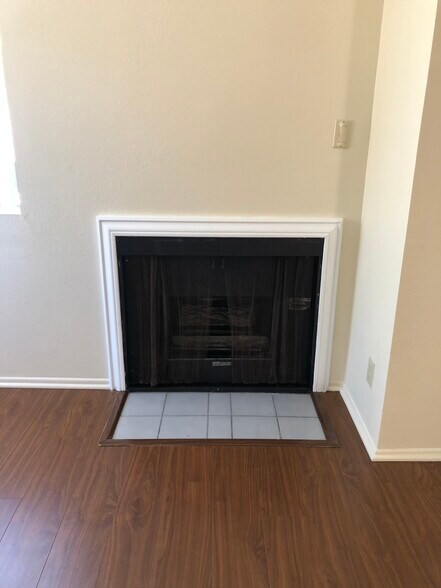 Building Photo - 401 W Dryden St