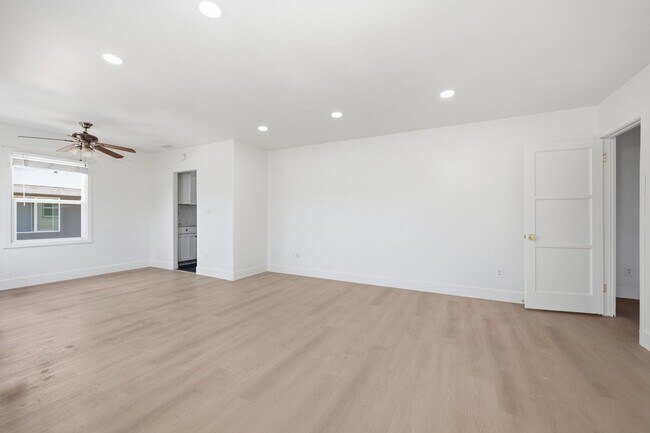 Building Photo - 6204 Mary Ln Dr