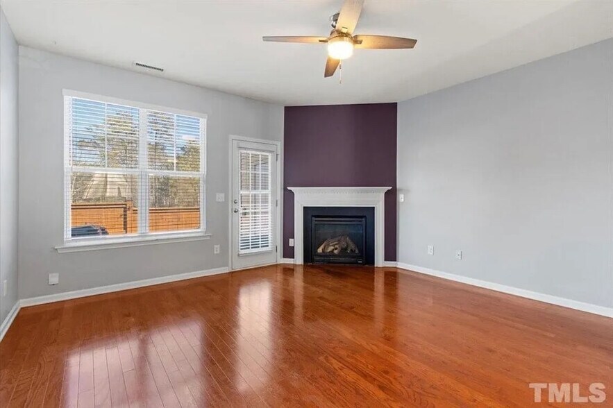 Building Photo - Room in Townhome on Casona Way