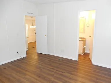 Building Photo - 2055 S Floral Ave
