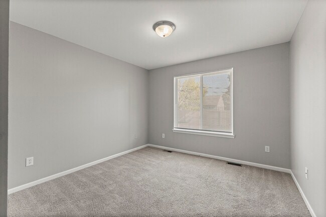 Building Photo - 13033 Turnberry